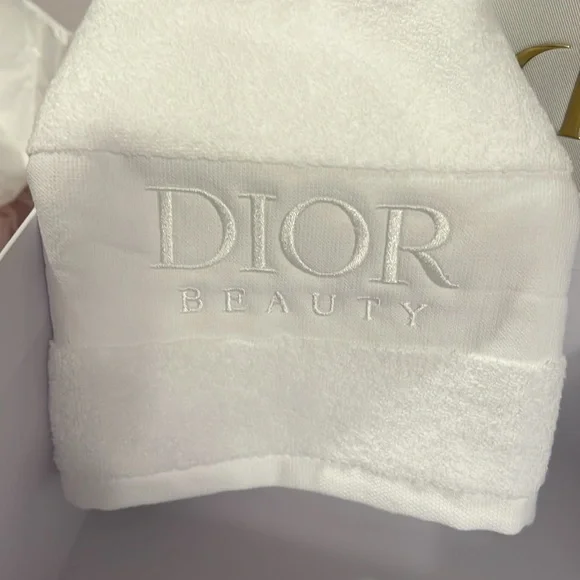 DiorVanity Case—Headband-Towel- Full Size Hyalushot - Picture 11 of 16